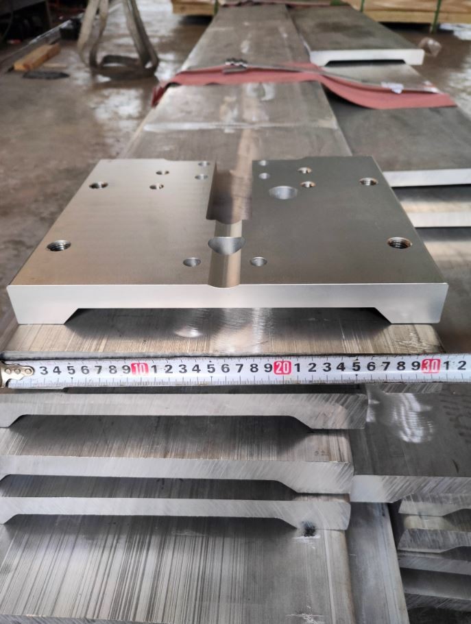 BMH 6000 MESA PROFILES 310MM Wide 36MM Thickness Aluminium Extruded Profiles