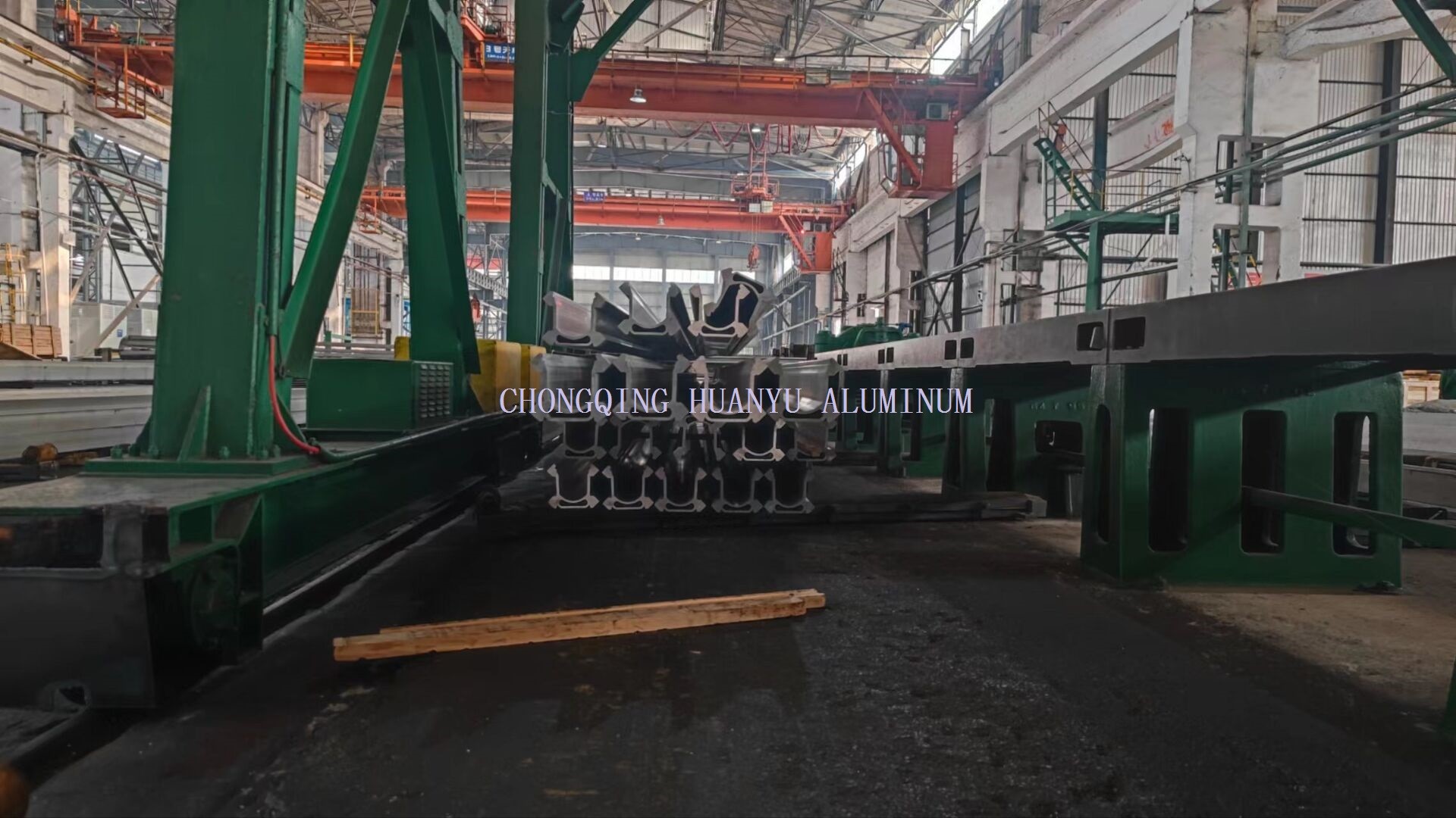 Mining Industry Aluminium Extruded Profiles Customized Feed Beam 4.9 Meters