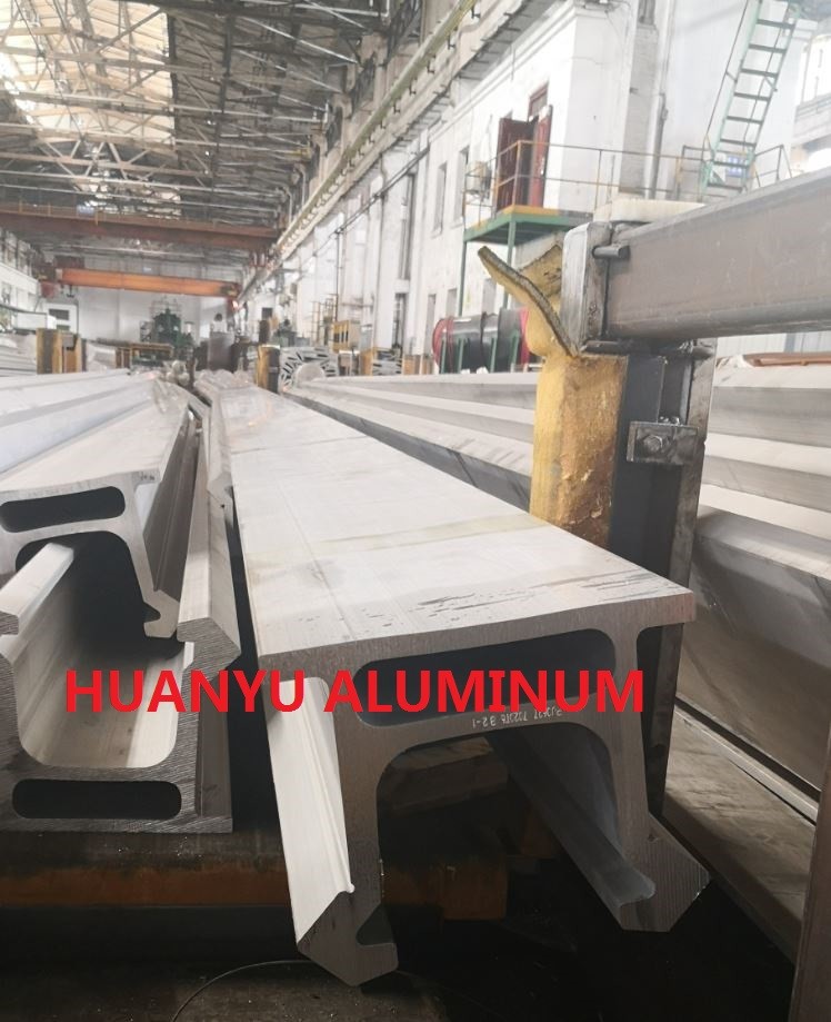 T6 7020 Hydraulic Aluminium Extruded Profiles 3300MM Length