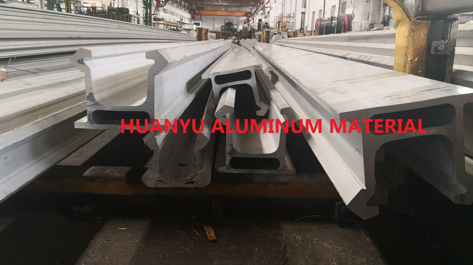 Hydraulic Feed Aluminium Extruded Profiles Torsional Resistance